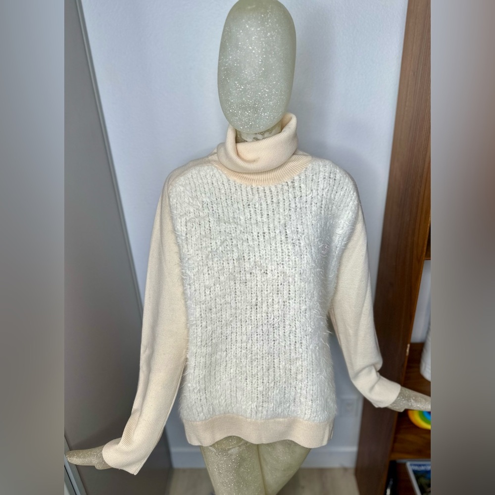 3.1 Philip Lim Women’s Cream/White Wool & Angora Turtleneck Sweater. Size Small